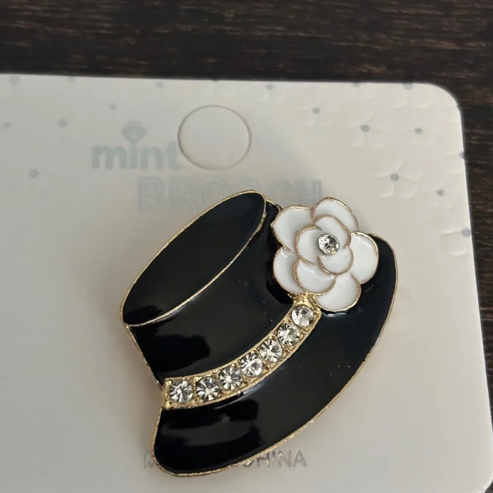 Black Enamel Top Hat Brooch White Camellia Flower Rhinestone Pin Gold Tone